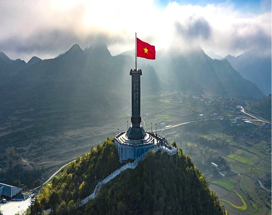Lung Cu Flag Tower